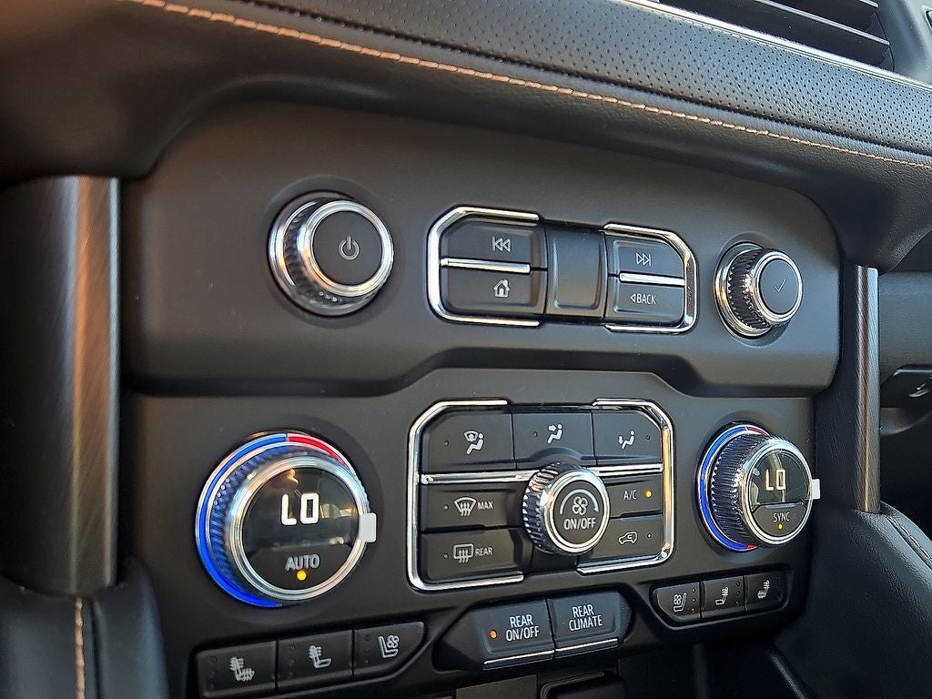 2023 GMC Yukon XL AT4