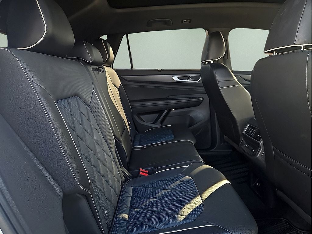 2024 Volkswagen Atlas Cross Sport 2.0T SEL Premium R-Line