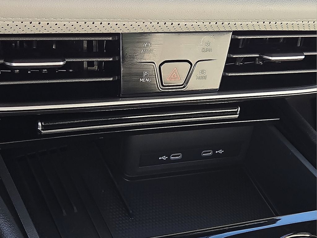 2025 Volkswagen Atlas Cross Sport 2.0T SEL Premium R-Line