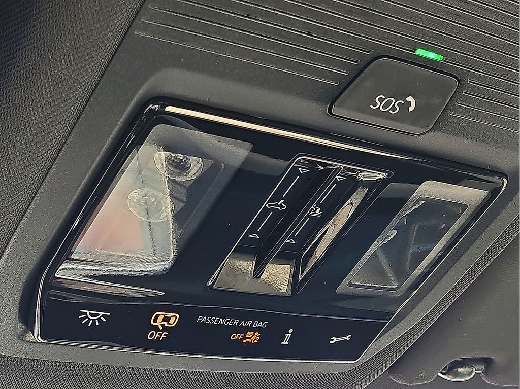 2025 Volkswagen Atlas Cross Sport 2.0T SEL Premium R-Line