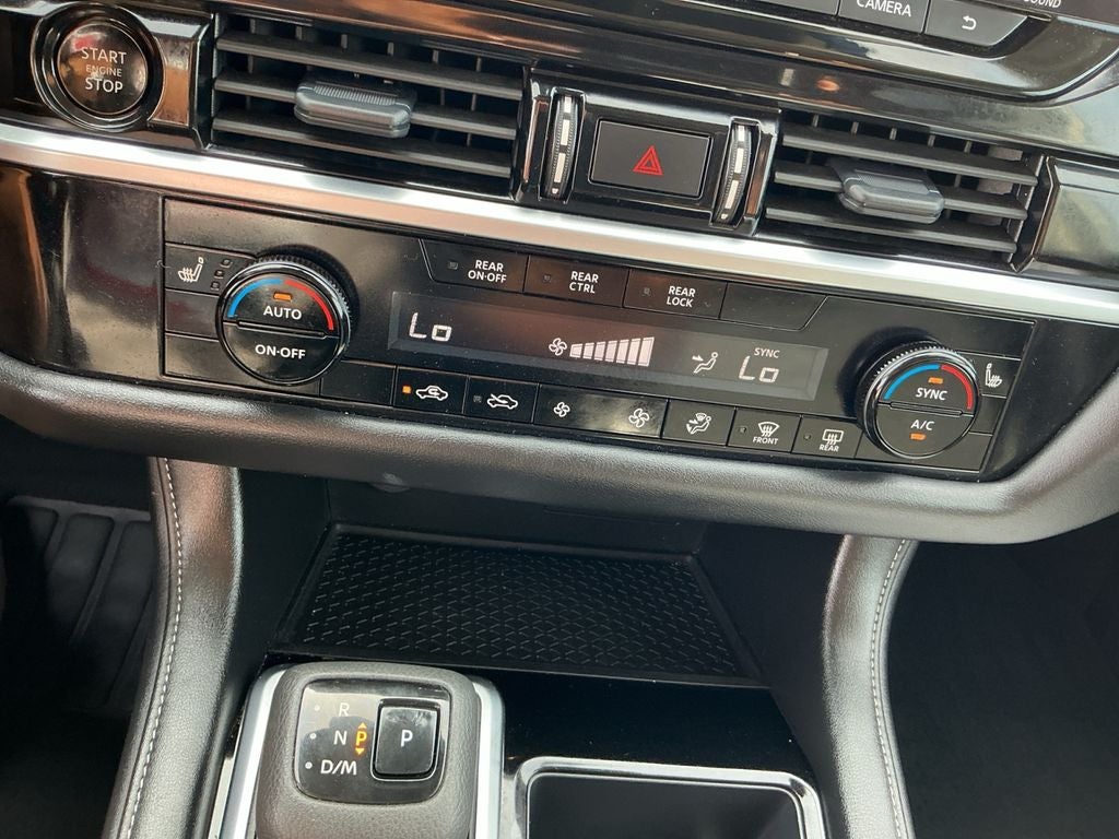 2025 Nissan Pathfinder SV