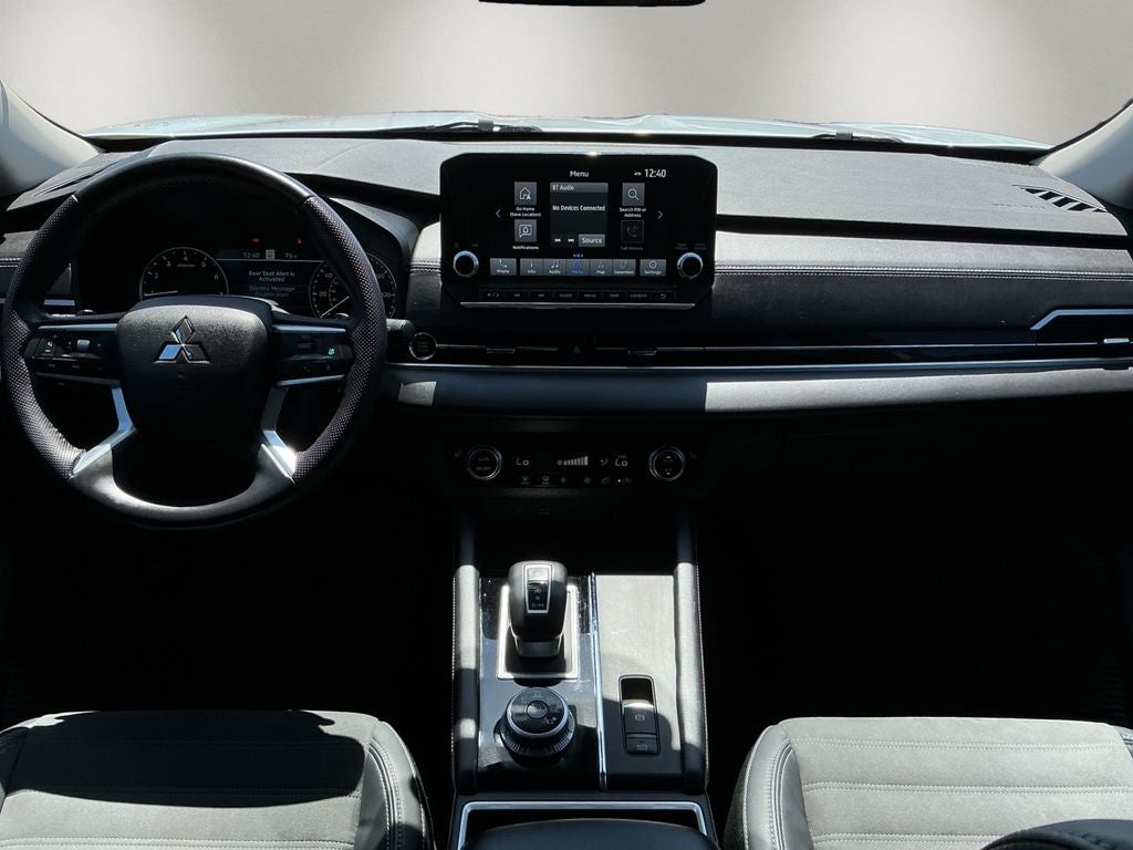 2023 Mitsubishi Outlander SE