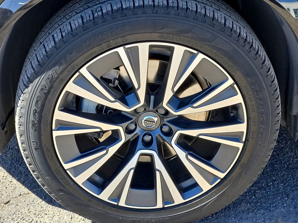 2022 Volvo XC90 T6 Momentum