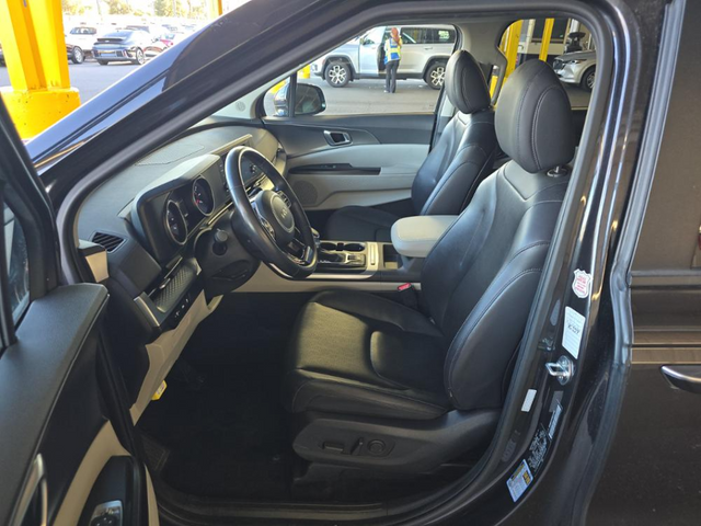 2024 Kia Carnival LX