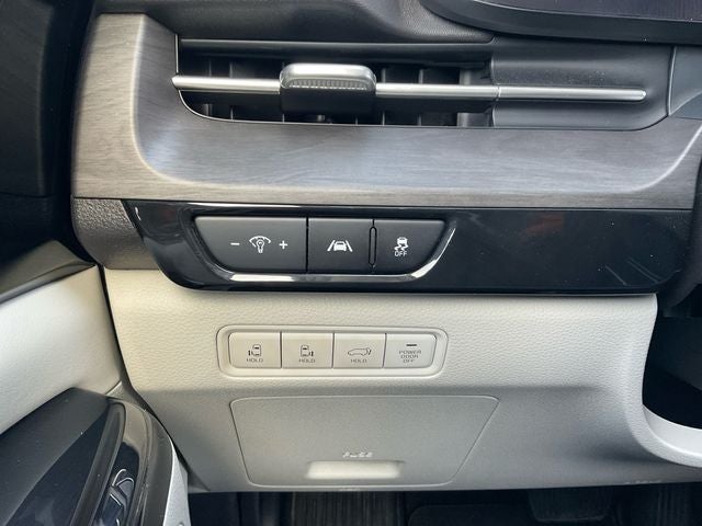 2023 Kia Carnival SX