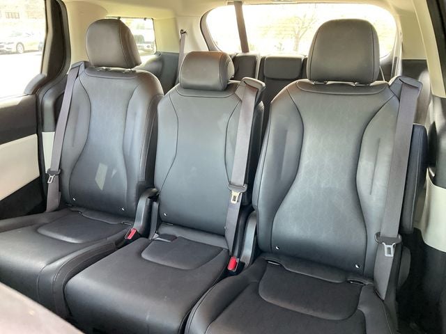 2023 Kia Carnival SX