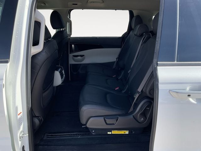 2023 Kia Carnival SX