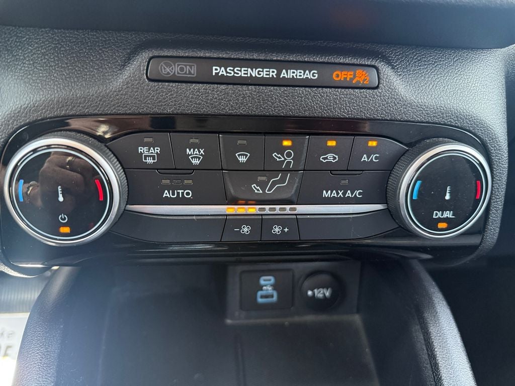 2022 Ford Escape Hybrid SE