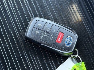 2025 Toyota Sienna XSE 7 Passenger