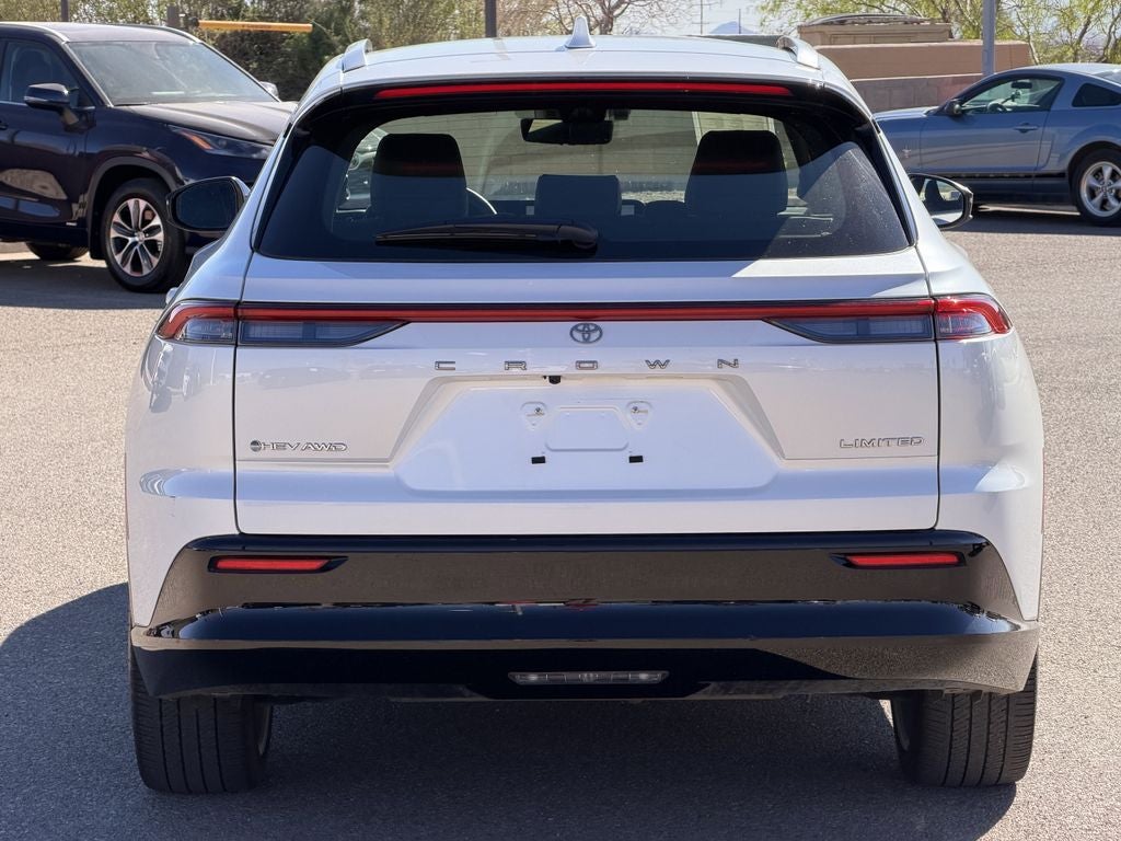 2025 Toyota Crown Signia XLE