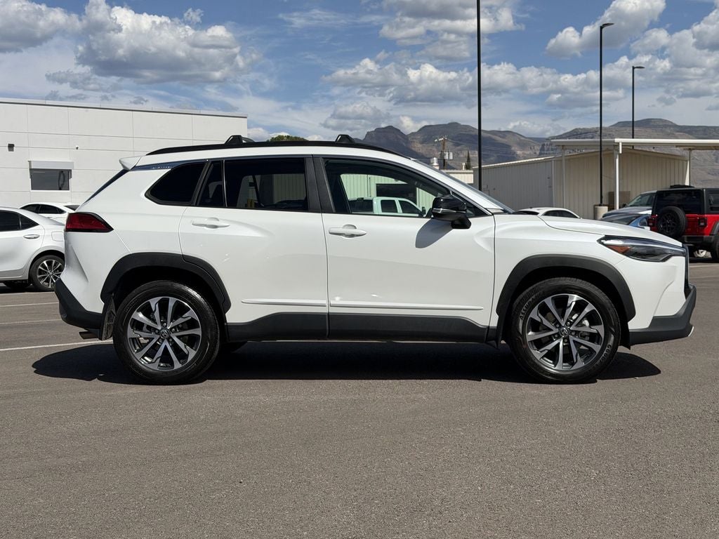 2025 Toyota Corolla Cross XLE