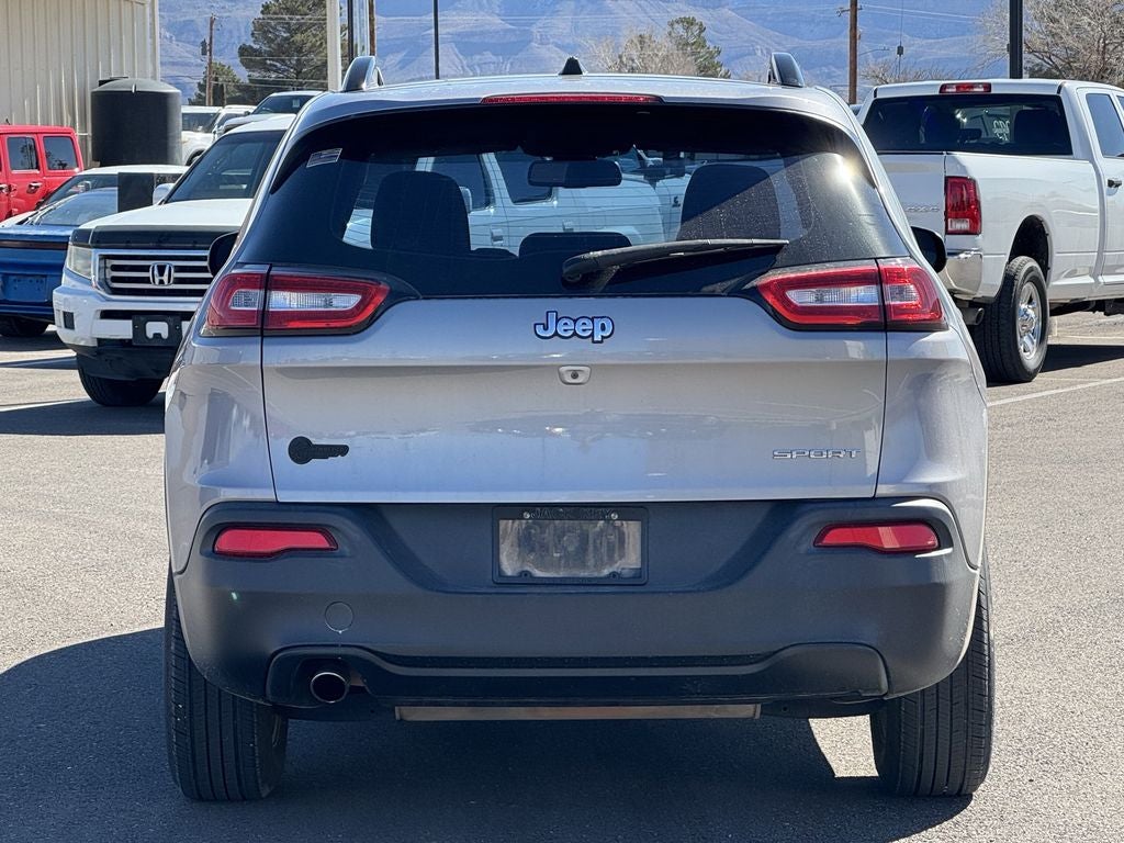 2016 Jeep Cherokee Sport