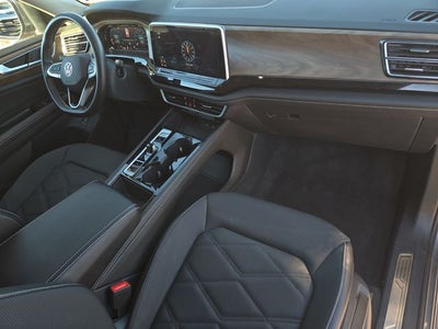 2025 Volkswagen Atlas 2.0T SE w/Technology