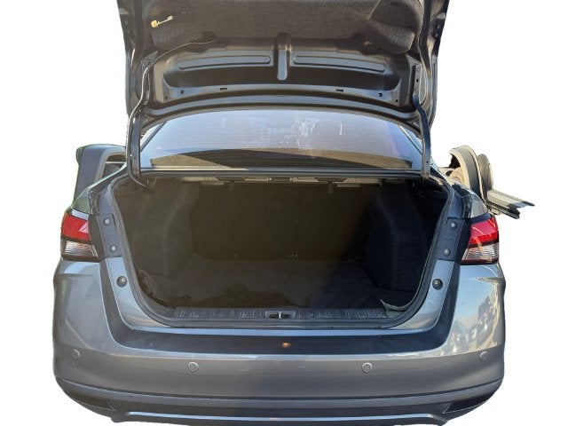 2023 Nissan Versa 1.6 SR