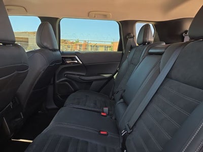 2022 Mitsubishi Outlander SE