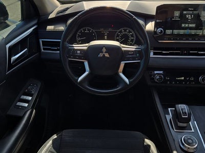 2022 Mitsubishi Outlander SE