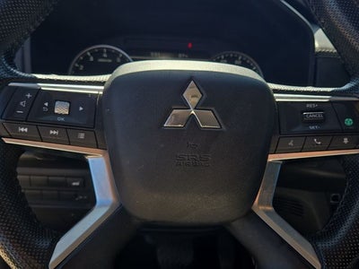 2022 Mitsubishi Outlander SE