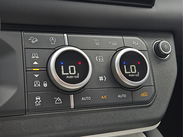 2025 Land Rover Defender 90 S