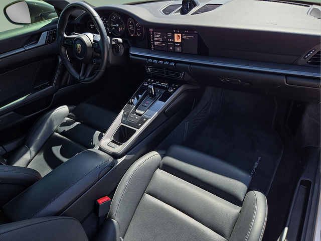 2020 Porsche 911 Carrera