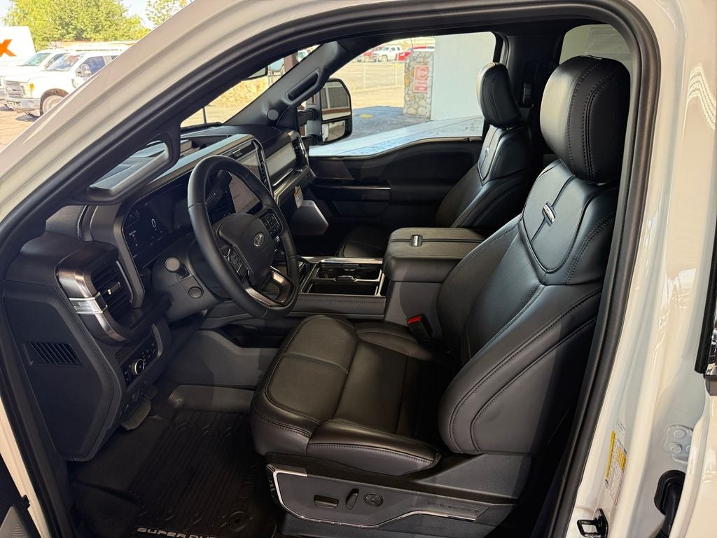 2026 Ford F-350SD Platinum DRW