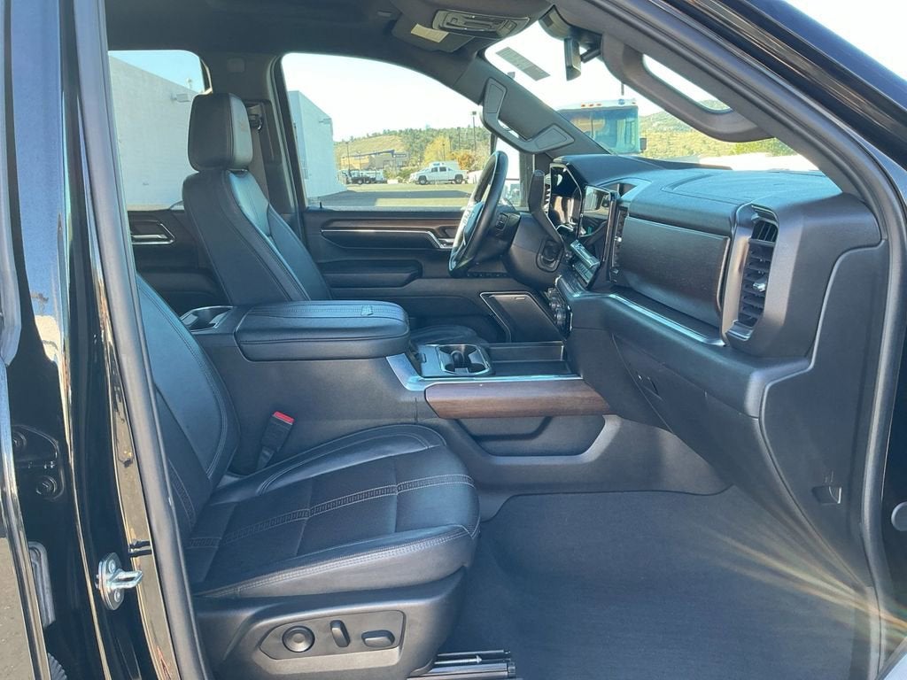 2024 Chevrolet Silverado 3500 HD High Country